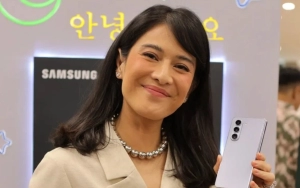 Visual Mahal, Dian Sastro Pakai Mini Dress Sembari Pamer Keindahan Kaki Bikin Kagum