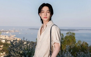 Stylist Tuai Kritikan Usai Dandani Hyunjin Stray Kids Pakai Sepatu Bot Dengan Berat Kiloan