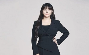 Park Bom Kembali Tuai Kekhawatiran Soal Kesehatan Usai Unggah Foto Dengan Filter Berlebihan