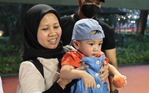 Perilaku Rayyanza Saat Diajak Bungkus Kado untuk Rafathar Bikin Sus Rini Takjub