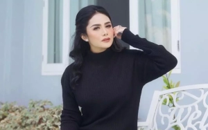 Dikenal Fashionable, Kris Dayanti Kini Tuai Peringatan Gegara Gaya Busananya Saat Kunjungi Masjid