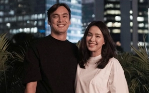 Romantisnya Rendy Kjaernett Cium Lady Nayoan di Depan Awak Media Usai Sepakat Damai