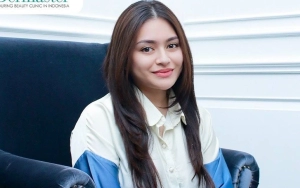 Nathalie Holscher Bak Akali Model Gaun dengan Atasan Terbuka, Hasilnya Stunning!