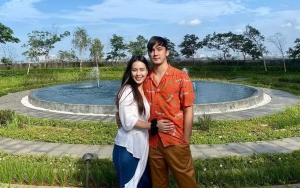 Tertatih Dibantu Rendy Kjaernett Saat Datangi Rumah Densu, Keluasan Hati Lady Nayoan Justru Disorot