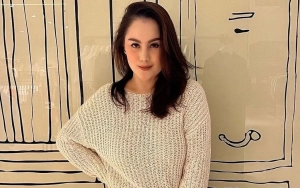 Jennifer Dunn Rela Blusukan Kampung Pakai Sandal Jepit 