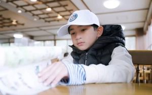 Tatapan Rafathar ke Ponakan Syahrini Buat Baper, Disebut Saingan Gempi