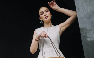 Luna Maya Ramaikan Lomba Futsal Pakai Sarung, Penampilannya Tuai Sorotan