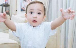 Video BTS Pemotretan Rayyanza Ala Si Boy Terungkap, Suara Sang Pengarah Gaya Bikin Salfok