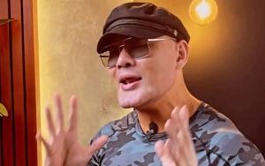 Bikin Iri, Deddy Corbuzier Pamer Cium Tangan Ulama yang Diyakini Keturunan Nabi Muhammad