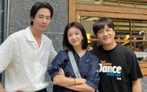 Jo In Sung Tega Curi Kado Cha Tae Hyun dari Han Hyo Joo
