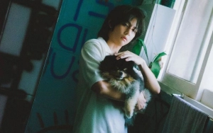 V BTS Ngaku Yeontan Bakal Tak Pedulikan Dirinya Jika Disamping Sang Ibu