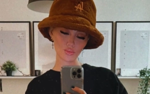 OOTD Agnes Monica Urus KTP Sendirian Disorot, Harga Outfit Nggak Kaleng-Kaleng