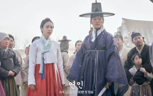 Ahn Eun Jin Dilamar Pria Lain, Nam Goong Min Bakar Sepatu Hadiah di 'My Dearest' 