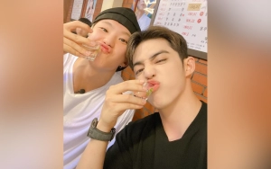 Turuti Hoshi, S.Coups SEVENTEEN Perdana Muncul Pakai Kursi Roda Pasca Operasi ACL