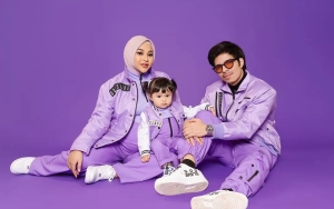 Adem, 3 Ibu & Ayah Tertangkap Senyum Lebar di Mitoni Aurel Hermansyah