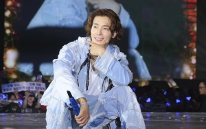 Melokal Banget, Donghae Super Junior Naik Motor Protol Milik Warga