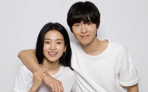 Kim Tae Ri dan Hong Kyung Diam-Diam Bak Dinner Romantis di Acara Prada