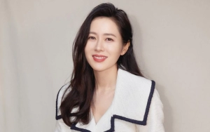 Son Ye Jin Tertawa Riang Pamer Punya Suami dan Anak di Vlog Baru