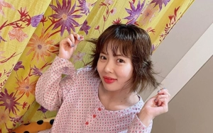 Hyuna Cium Cewek, Caption Mesra Picu Pertanyaan Soal Hubungan Sesama Jenis