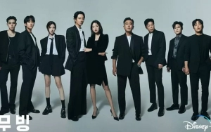  Han Hyo Joo-Ryu Seung Ryong Cs  Bareng Sutradara Ungkap Terima Kasih Jelang 'Moving' Tamat