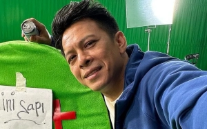 Ariel NOAH Bikin Fans Syok Gegara Foto Bareng Gadis Muda Cantik