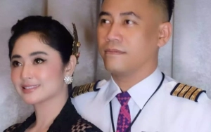 Dewi Persik Mandi Sambil Video Call Calon Suami Pilot, Netter: Umur Segini Lagi Lucu-lucunya