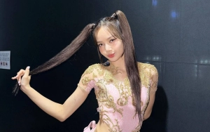 Ekspresi Lisa BLACKPINK Tahan Tangis Lihat Spanduk Dukungan Fans di Crazy Horse Viral