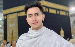 Keliling Ka'bah, Verrell Bramasta Tak Kuasa Menahan Air Mata