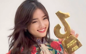 Detik-Detik Fuji An Nyaris Jatuh Di Panggung TikTok Awards 2023 Sempat Buat Heboh