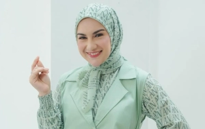 Biasa Modis, Irish Bella Bikin Pangling Ubah Penampilan Jadi Makin Tertutup