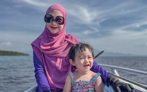 Pakai Jarik, Moana Putri Ria Ricis Jatuh Gelinding Hingga Jungkir Balik