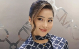 Nikita Willy Bongkar Isi Tas Mewah, Dompet Kosong Tanpa Duit Bikin Syok