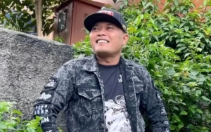 Merinding! Sule Tiba-tiba Temukan Banyak Belatung di Bawah Mobil Usai Muncul Pocong