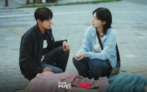 Ryeoun Diduga Saingan Dengan Saudara Kandung Untuk Pacari Seol In A di 'Twinkling Watermelon'