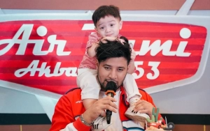 Menyentuh, Ammar Zoni Tulis Pesan Berbeda untuk Kedua Anaknya
