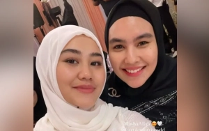 Bantu Rapikan Hijab, Kartika Putri Bocorkan Aaliyah Massaid Curhat Soal Taaruf