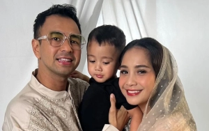 Raffi Ahmad Pamer Bestie Baru dari Korea, Pose Grogi Nagita Slavina Saat Foto Bareng Bikin Salfok