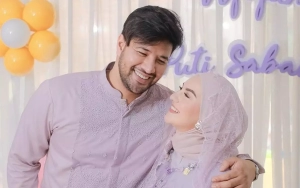 Postingan Irish Bella dan Ammar Zoni Bertolak Belakang