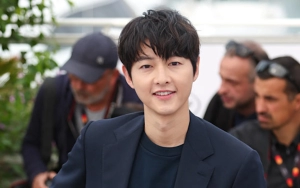 Song Joong Ki Jawab Menohok Diminta Bongkar Nama Anak