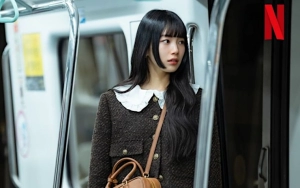 Style Suzy di 'Doona!' Dibedah, Ada Yang Murah & Mahal Banget