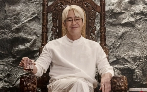 Identitas Asli Uhm Ki Joon Sebagai K di 'The Escape of the Seven' Kejutkan Jurnalis