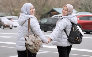 Sus Rini Hadiahi Mbak Lala Pengasuh Rafathar Segepok Uang di Hari Ultah