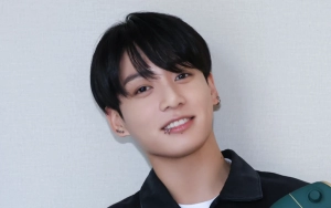 Jungkook BTS Adu Pose Gemas dengan Anak Manajer
