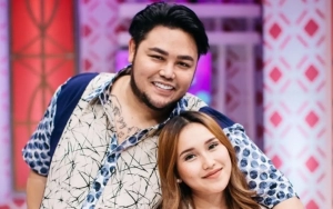 Ayu Ting Ting Terkikik Geli saat Wajah Ivan Gunawan Disebut Mirip Ibu Virgoun