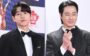 Blue Dragon Film Awards 2023: Song Joong Ki Terfoto Bareng Jo In Sung Usai Rumor Keluar Squad