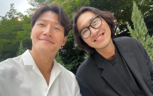 Lee Kwang Soo Ternyata Sering Dikritik Kim Jong Kook