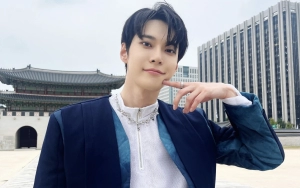 Doyoung Tegaskan NCT 127 Tak Akan Bubar Walau Tangis Member Tumpah di Konser