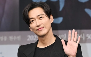 Nam Goong Min Luangkan Waktu untuk Kencan dengan Istri Setelah 'My Dearest' Tamat