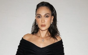 Luna Maya Salting Jadi Pusat Perhatian kala Nonton Pertandingan Tenis