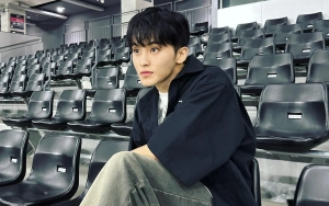 Mark NCT Dibuat Takjub oleh Kemiripan Saat Bertemu 3 Orang Bernama Sama di Los Angeles